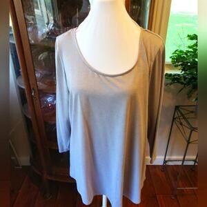 Energetic world wear L brownish gray long sleeved scoop neck‎